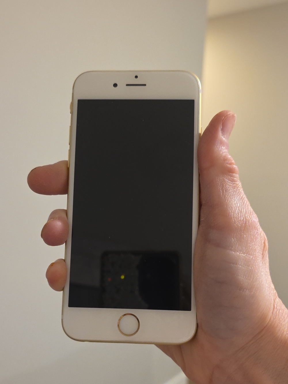 Apple iPhone 6 S Cell Phone-white